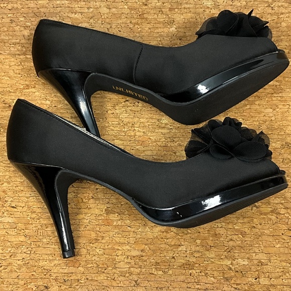 Unlisted Black Satin Peep Toe Heels Floral Platform Pumps Women’s Size 11 - Picture 8 of 12